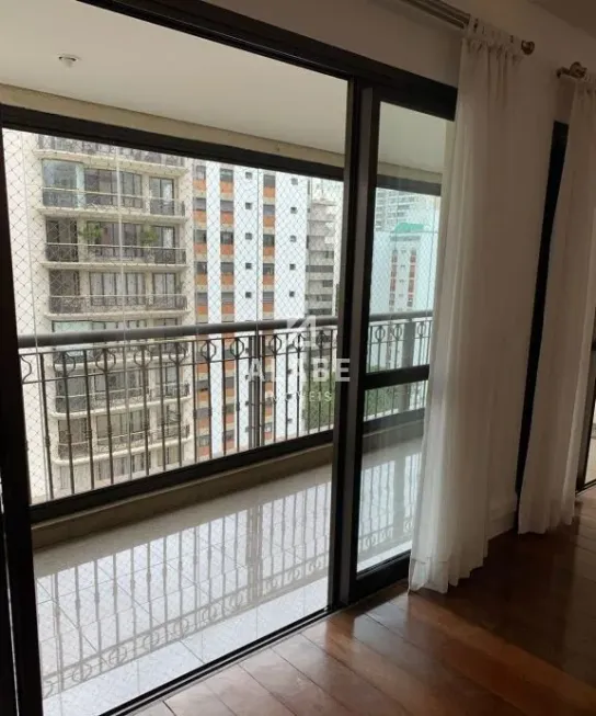 Foto 1 de Apartamento com 4 Quartos à venda, 180m² em Campo Belo, São Paulo