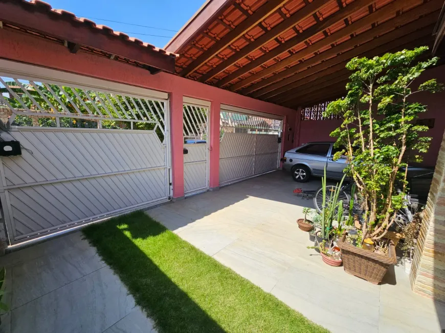 Foto 1 de Casa com 4 Quartos à venda, 180m² em Bosque dos Eucaliptos, São José dos Campos