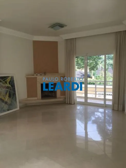 Foto 1 de Sobrado com 3 Quartos à venda, 270m² em Jardim Ângelo, Arujá