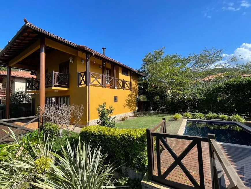 Foto 1 de Casa de Condomínio com 4 Quartos à venda, 260m² em Pedro do Rio, Petrópolis