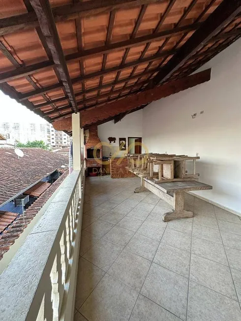 Foto 1 de Sobrado com 3 Quartos à venda, 148m² em Vila Tupi, Praia Grande