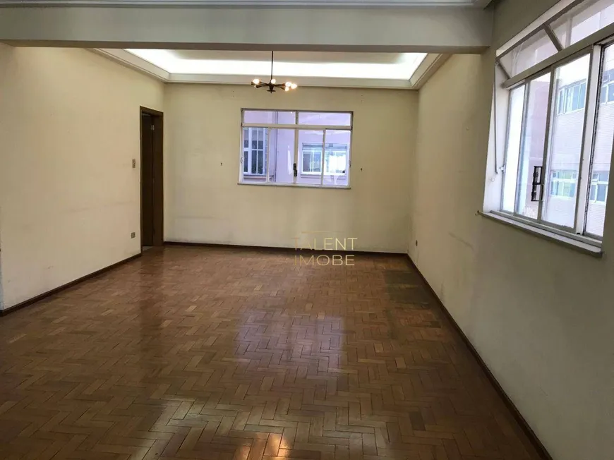 Foto 1 de Apartamento com 3 Quartos à venda, 202m² em Jardim Paulista, São Paulo