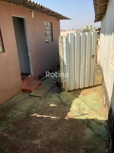 Foto 1 de Casa de Condomínio com 2 Quartos à venda, 150m² em Presidente Roosevelt, Uberlândia