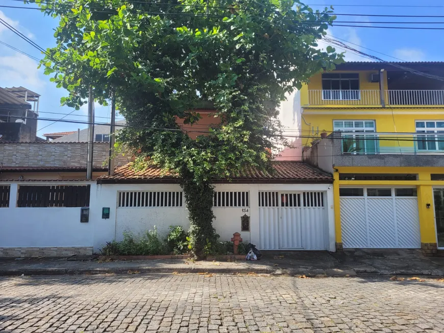 Foto 1 de Casa com 4 Quartos à venda, 148m² em Portuguesa, Rio de Janeiro