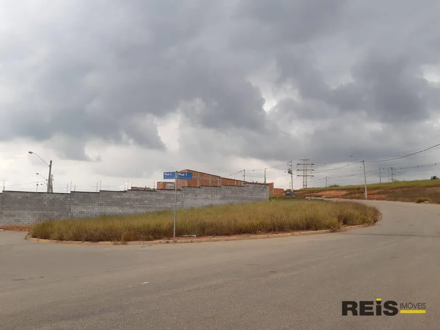 Foto 1 de Lote/Terreno à venda, 242m² em Caguacu, Sorocaba