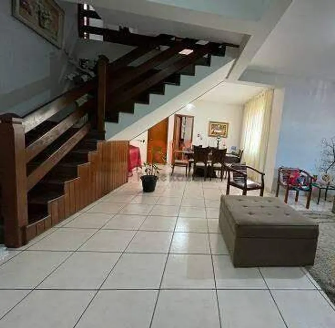 Foto 1 de Casa com 5 Quartos à venda, 311m² em Alípio de Melo, Belo Horizonte