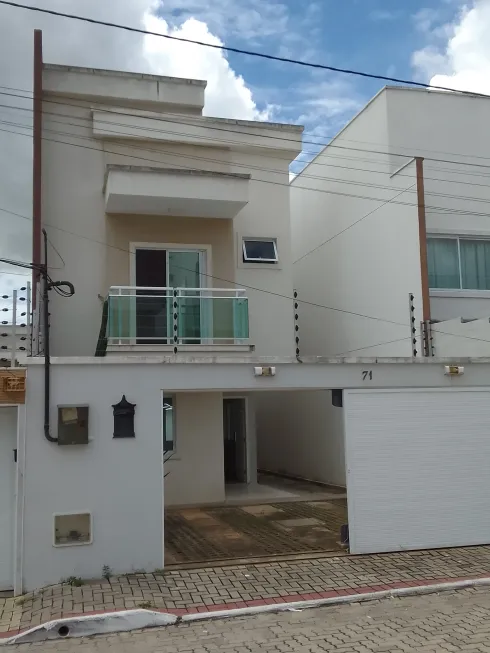Foto 1 de Casa com 3 Quartos para alugar, 153m² em Centro, Eusébio