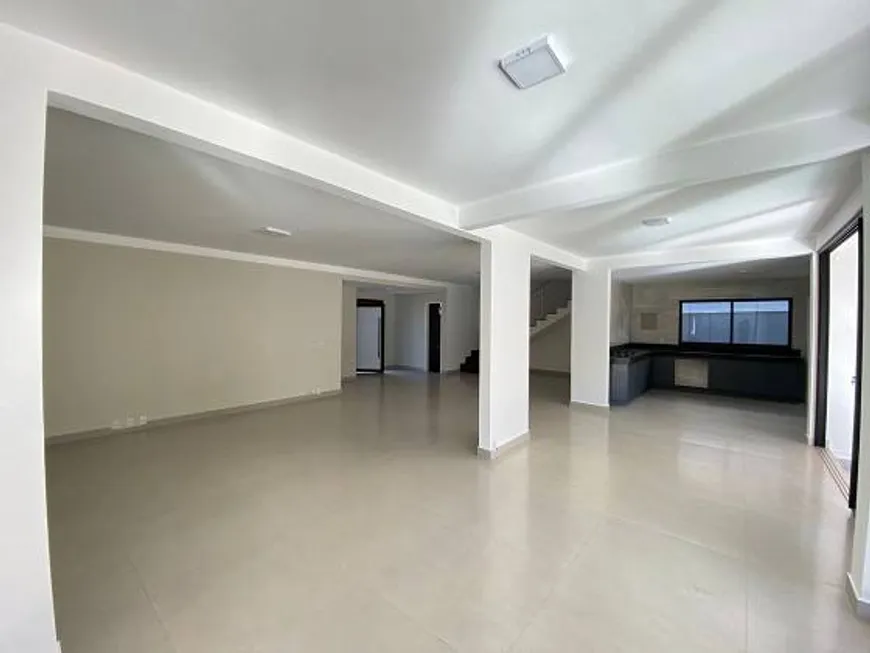 Foto 1 de Casa de Condomínio com 5 Quartos para alugar, 398m² em Jardins Paris, Goiânia