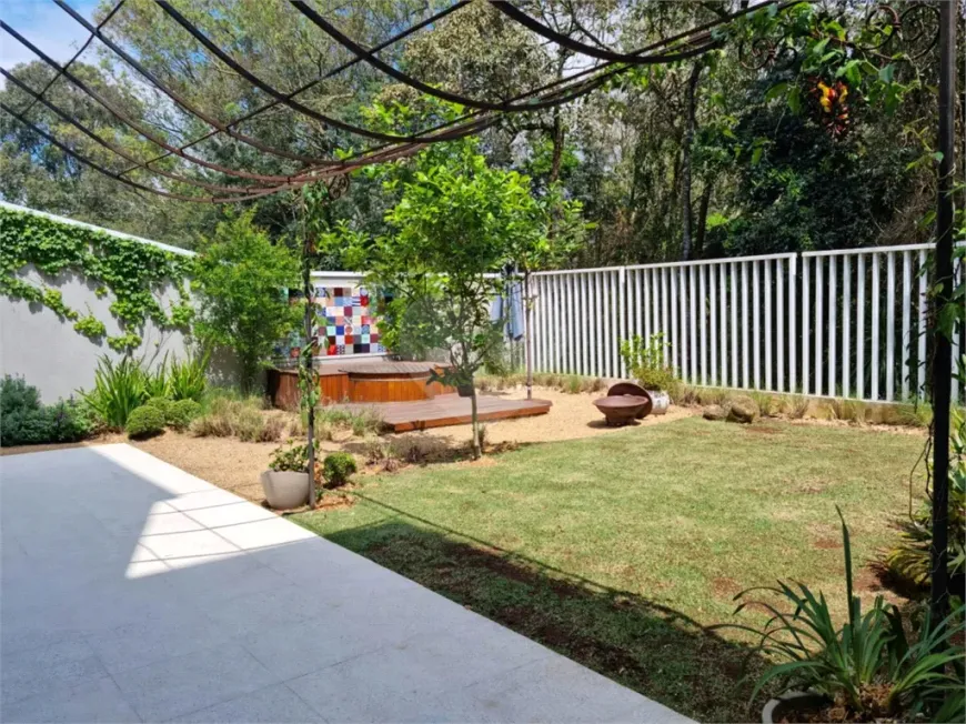 Foto 1 de Casa de Condomínio com 3 Quartos à venda, 254m² em Aldeia da Serra, Barueri