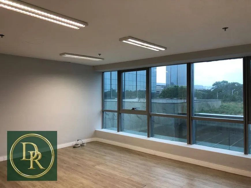 Foto 1 de Sala Comercial para alugar, 125m² em Praia de Belas, Porto Alegre