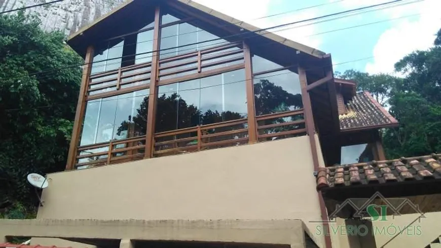 Foto 1 de Casa com 3 Quartos à venda, 317m² em Retiro, Petrópolis