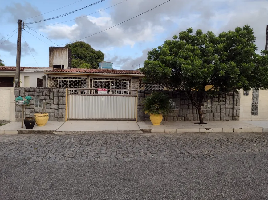 Foto 1 de Casa com 3 Quartos à venda, 200m² em Treze de Maio, João Pessoa