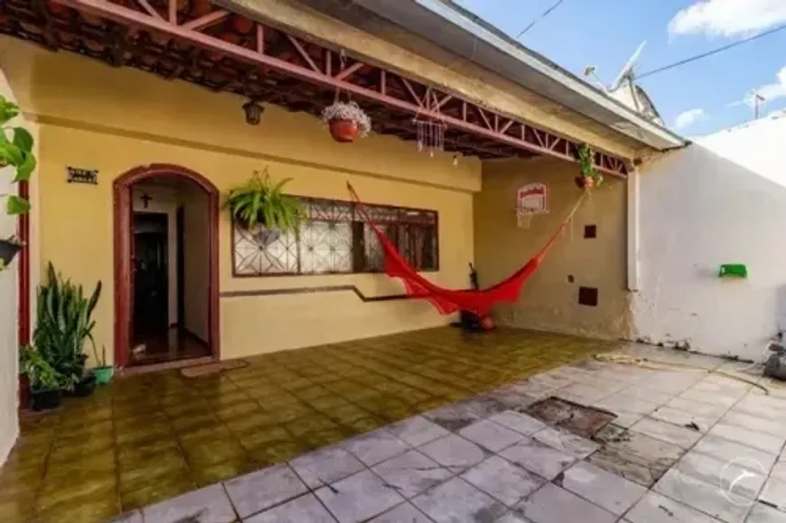 Foto 1 de Casa com 3 Quartos à venda, 120m² em Marambaia, Belém