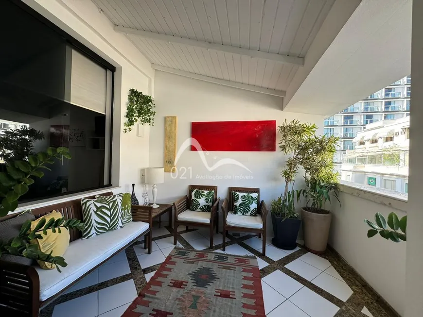 Foto 1 de Apartamento com 2 Quartos à venda, 90m² em Copacabana, Rio de Janeiro