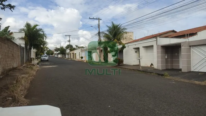 Foto 1 de Lote/Terreno com 1 Quarto à venda, 1m² em Santa Mônica, Uberlândia