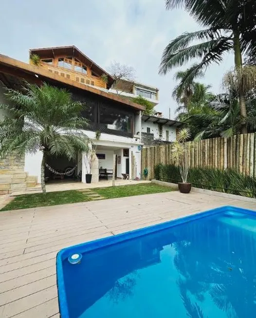 Foto 1 de Casa de Condomínio com 3 Quartos à venda, 300m² em Guarapiranga, São Paulo