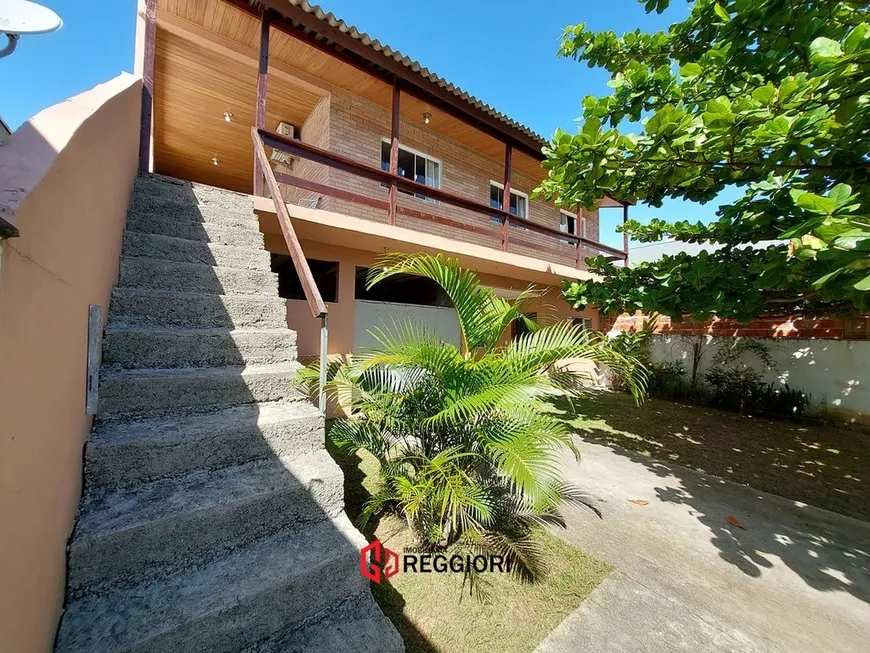 Foto 1 de Casa com 5 Quartos à venda, 240m² em Rio Pequeno, Camboriú