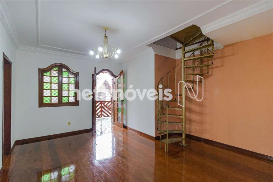 Foto 1 de Casa com 4 Quartos para alugar, 160m² em Sagrada Família, Belo Horizonte