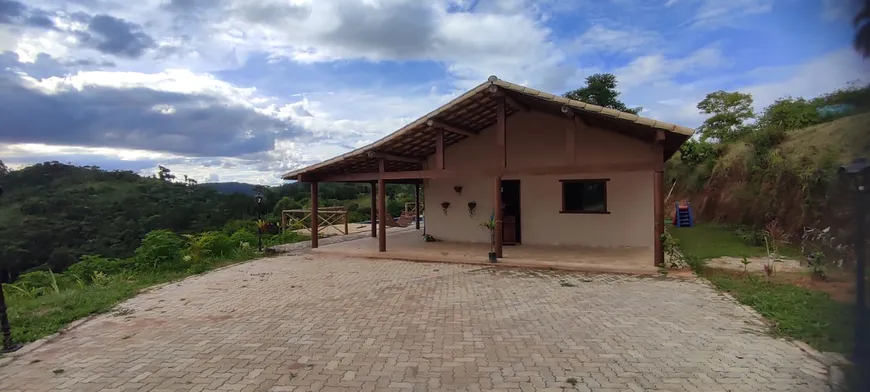 Foto 1 de Fazenda/Sítio com 3 Quartos à venda, 2000m² em Dias Tavares, Juiz de Fora