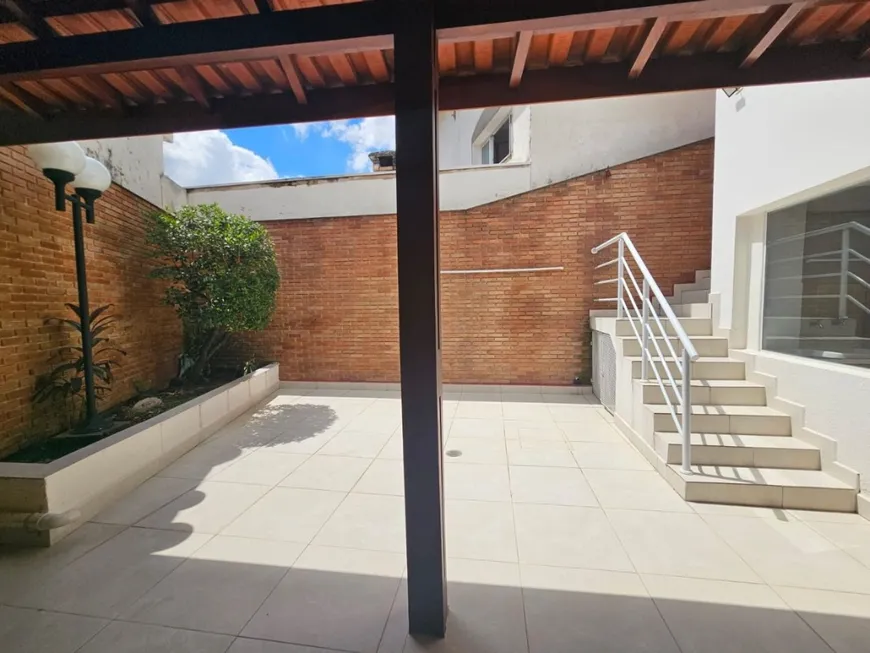 Foto 1 de Casa com 5 Quartos à venda, 222m² em Vila Ipojuca, São Paulo