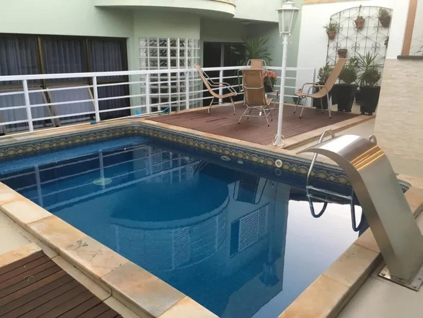 Foto 1 de Casa com 5 Quartos à venda, 391m² em Santa Luzia, Uberlândia