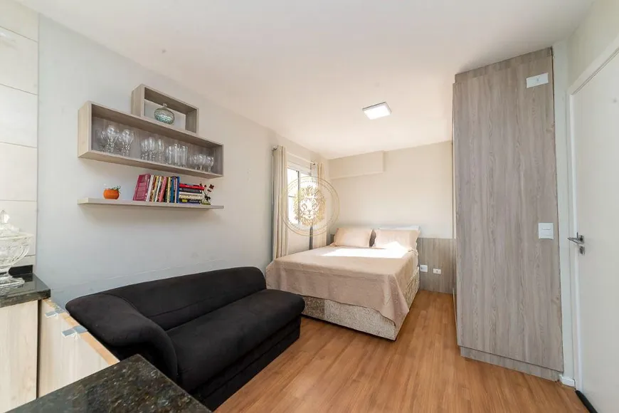 Foto 1 de Apartamento com 1 Quarto à venda, 28m² em Centro, Curitiba