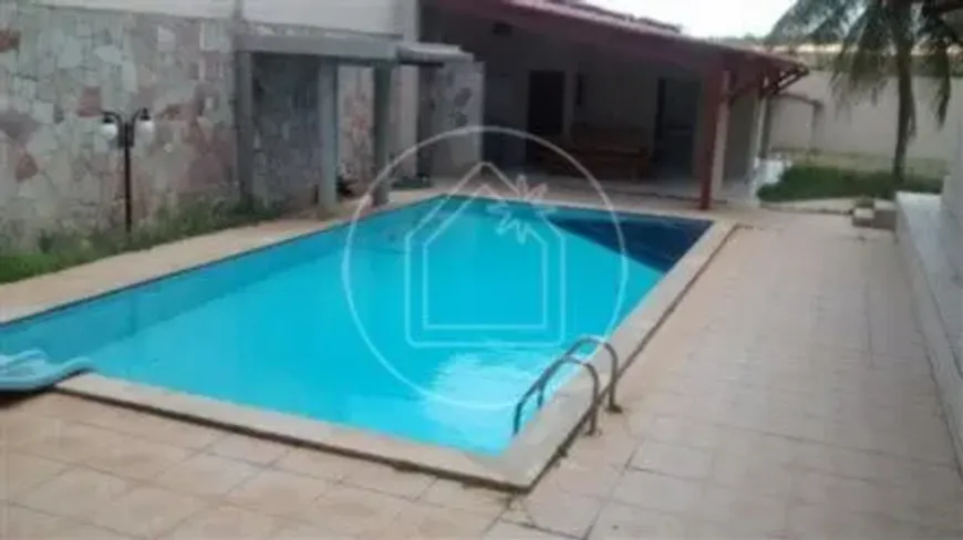 Foto 1 de Casa com 4 Quartos à venda, 410m² em Candelária, Natal