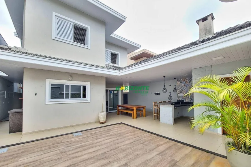 Foto 1 de Casa de Condomínio com 4 Quartos para venda ou aluguel, 248m² em Urbanova, São José dos Campos