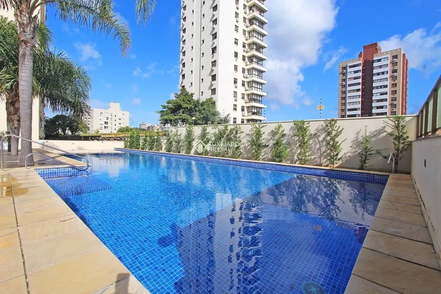 Foto 1 de Apartamento com 3 Quartos à venda, 84m² em Passo da Areia, Porto Alegre