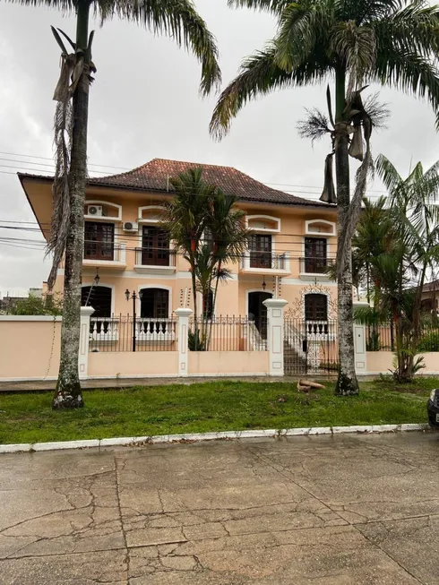 Foto 1 de Casa de Condomínio com 10 Quartos à venda, 945m² em Curió-utinga, Belém