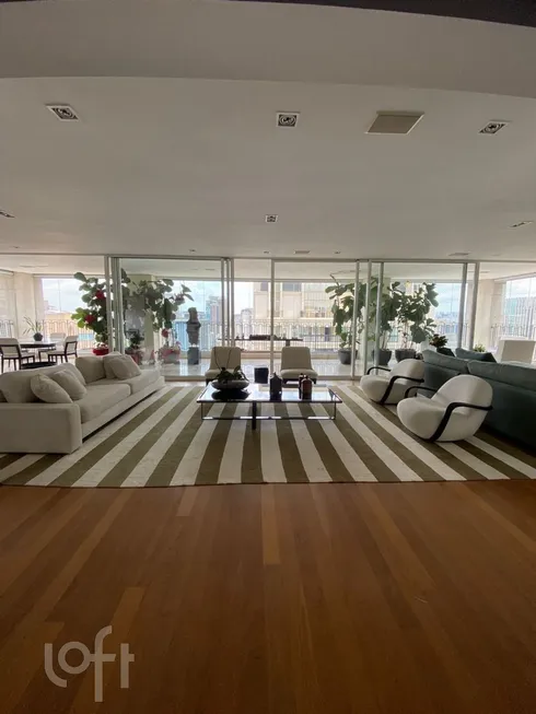 Foto 1 de Apartamento com 3 Quartos à venda, 367m² em Itaim Bibi, São Paulo