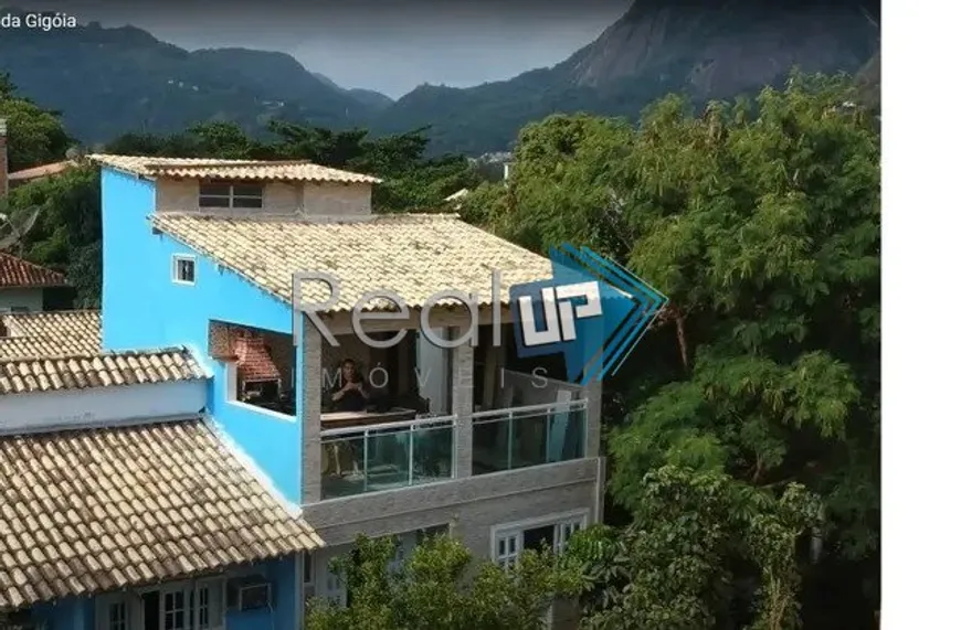 Foto 1 de Casa com 3 Quartos à venda, 135m² em Jardim Oceanico, Rio de Janeiro