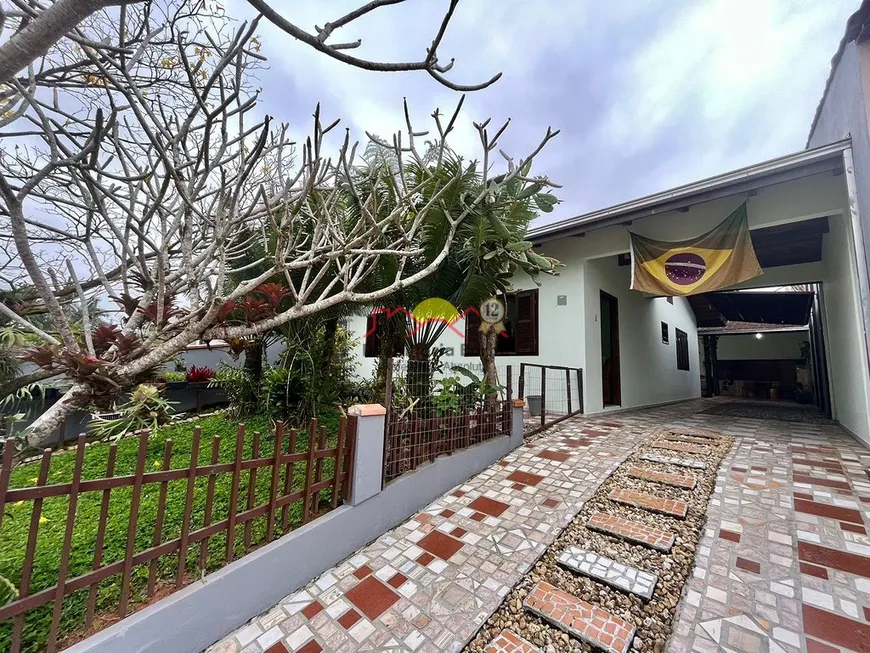 Foto 1 de Casa com 2 Quartos à venda, 80m² em João Costa, Joinville