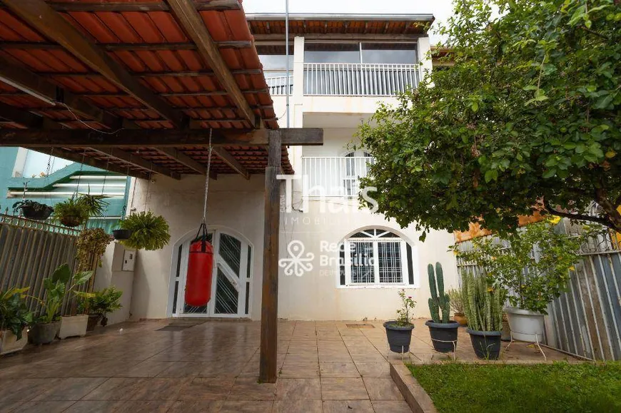 Foto 1 de Casa de Condomínio com 5 Quartos à venda, 312m² em Guara II, Brasília