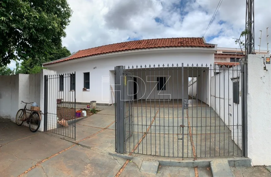 Foto 1 de Casa com 4 Quartos à venda, 237m² em Vila José Bonifácio, Araraquara