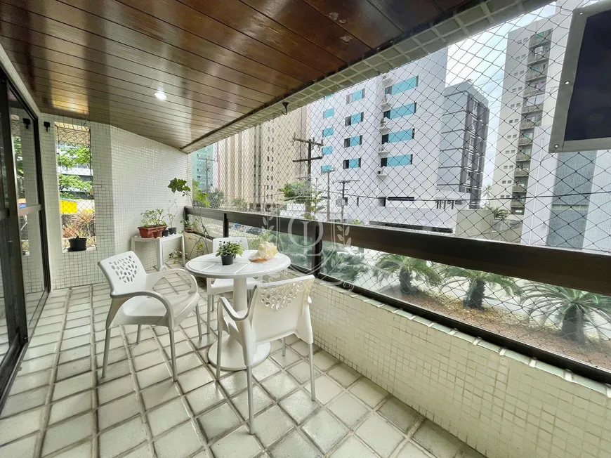 Foto 1 de Apartamento com 4 Quartos à venda, 186m² em Boa Viagem, Recife