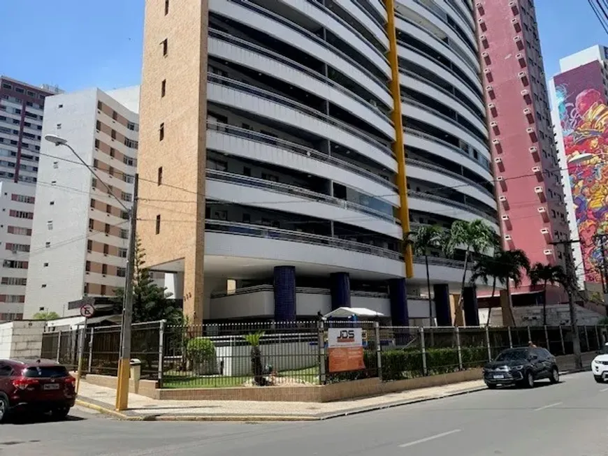 Foto 1 de Apartamento com 2 Quartos para alugar, 85m² em Meireles, Fortaleza