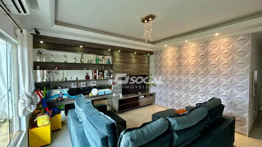 Foto 1 de Casa de Condomínio com 4 Quartos à venda, 250m² em Aeroclub, Porto Velho