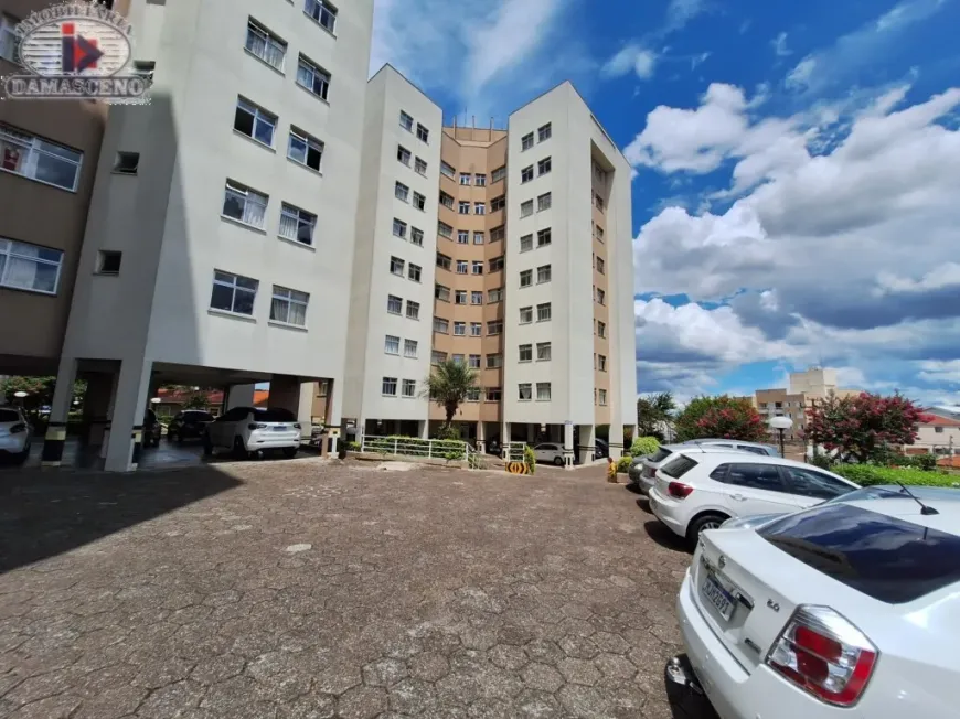 Foto 1 de Apartamento com 3 Quartos para alugar, 57m² em Novo Mundo, Curitiba