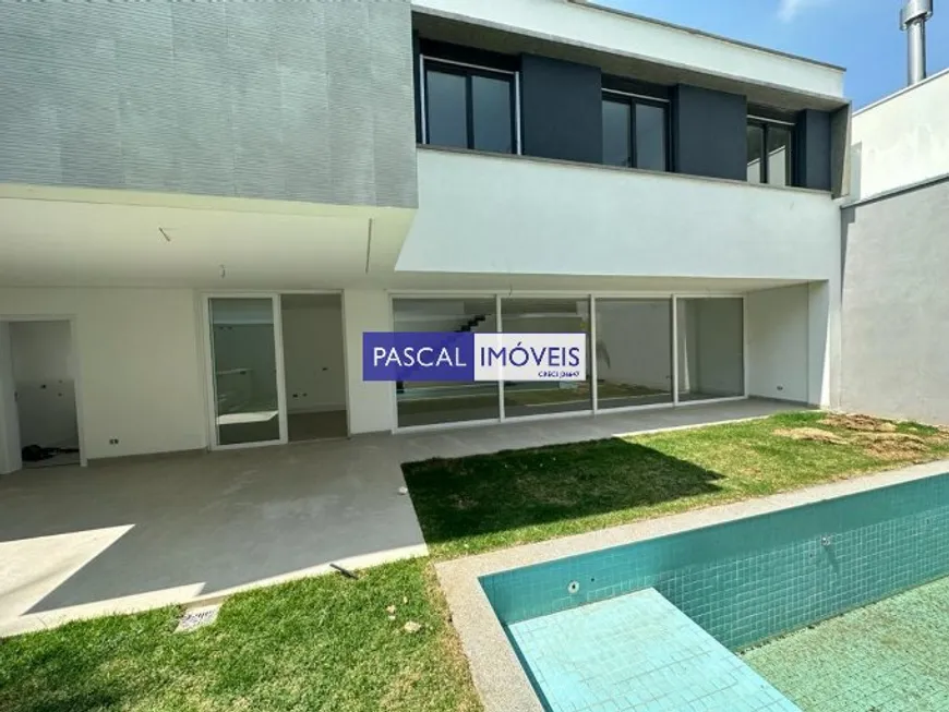 Foto 1 de Casa de Condomínio com 4 Quartos à venda, 450m² em Campo Belo, São Paulo