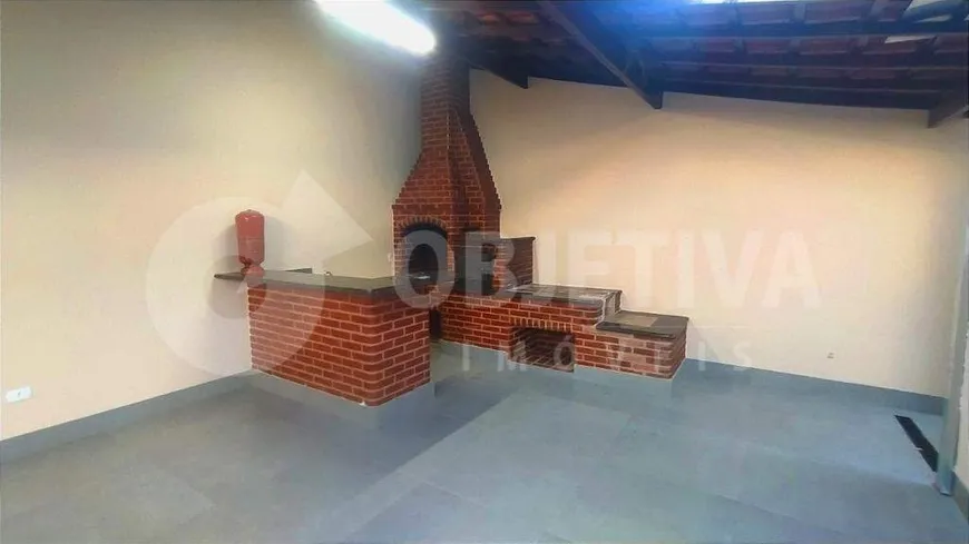 Foto 1 de Casa com 3 Quartos à venda, 180m² em Cidade Jardim, Uberlândia