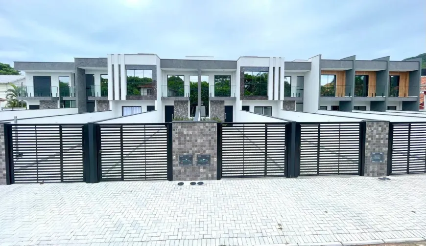 Foto 1 de Sobrado com 2 Quartos à venda, 91m² em Cachoeira do Bom Jesus, Florianópolis