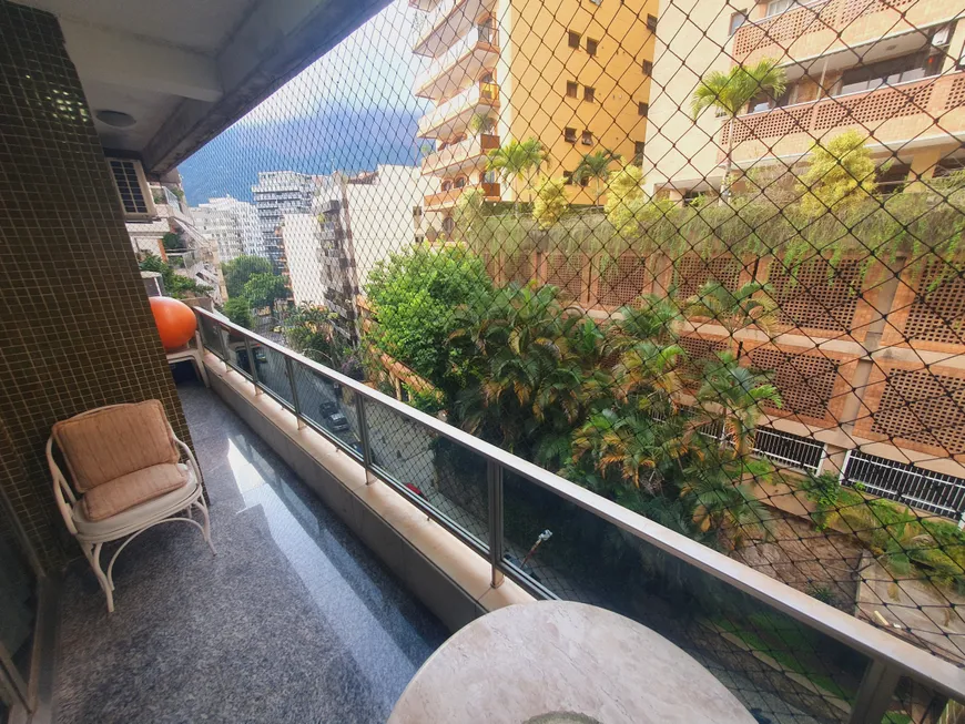 Foto 1 de Apartamento com 3 Quartos à venda, 113m² em Lagoa, Rio de Janeiro