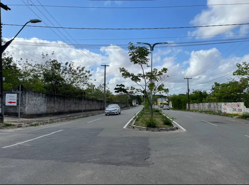 Foto 1 de Lote/Terreno à venda, 3200m² em Calhau, São Luís