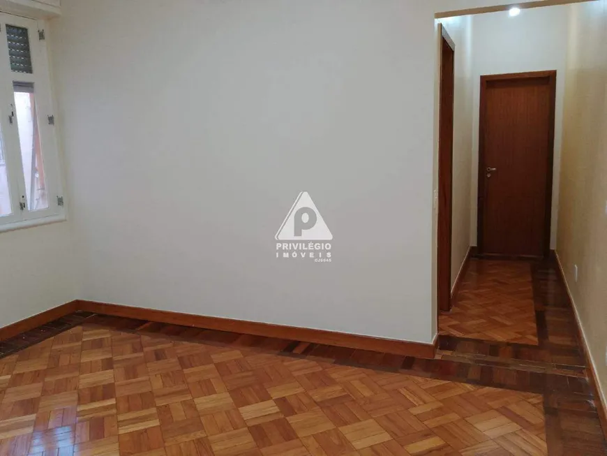 Foto 1 de Apartamento com 2 Quartos à venda, 62m² em Centro, Rio de Janeiro