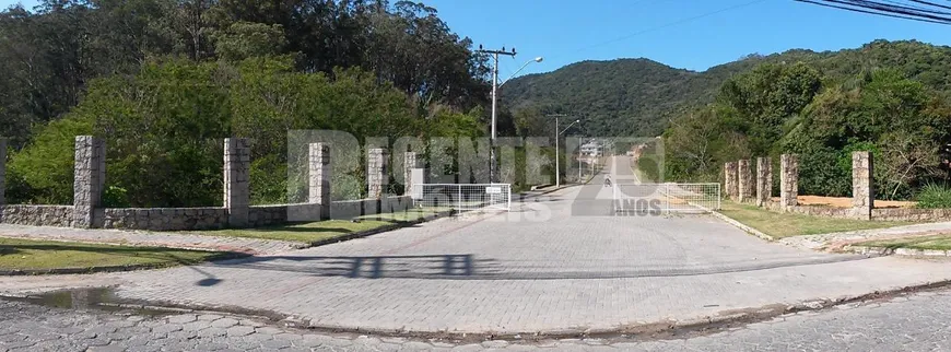 Foto 1 de Lote/Terreno à venda, 450m² em Saco Grande, Florianópolis
