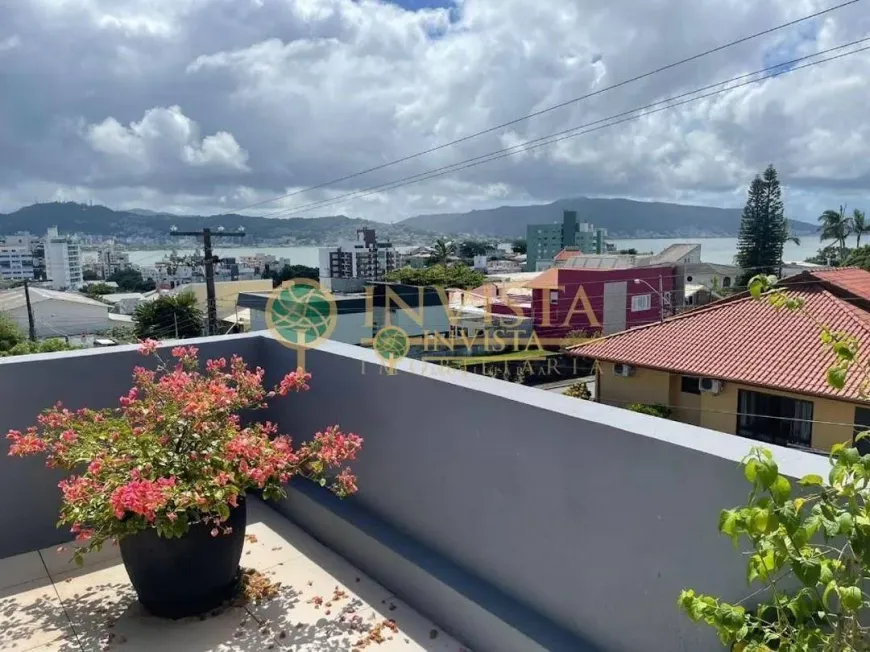 Foto 1 de Casa com 5 Quartos à venda, 360m² em Coqueiros, Florianópolis