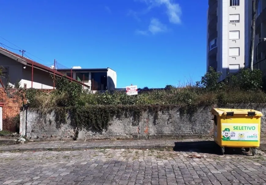 Foto 1 de Lote/Terreno à venda, 334m² em Nossa Senhora de Lourdes, Caxias do Sul