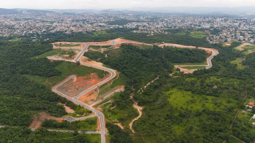 Foto 1 de Lote/Terreno à venda, 2127m² em Santa Fé, Betim