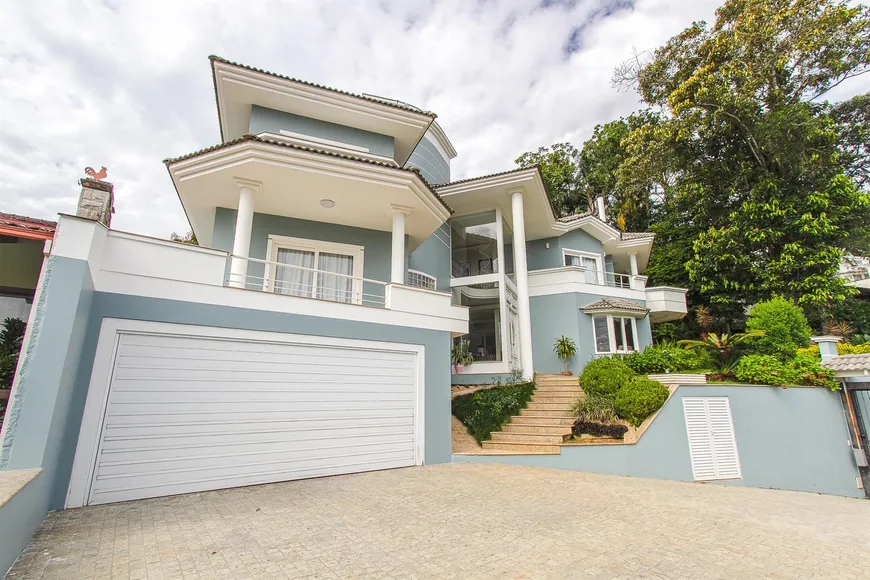 Foto 1 de Casa de Condomínio com 4 Quartos à venda, 600m² em Saguaçú, Joinville